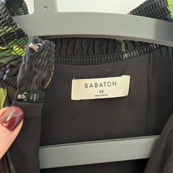 Stunning Aritzia’s Babaton floral top - Picture 2 of 8